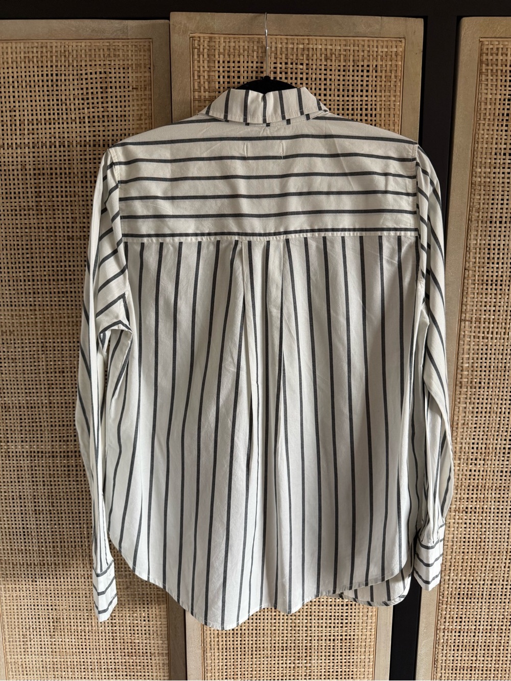 Evereve White Button-Down Shirt with Black Vertical Stripes - Picture 3 of 7